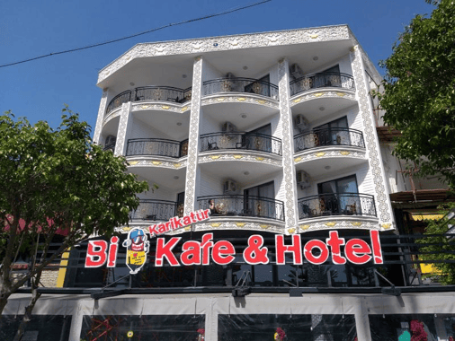 نمای بیرونی Karikatür Bi Hotel در مرکز آلانیا